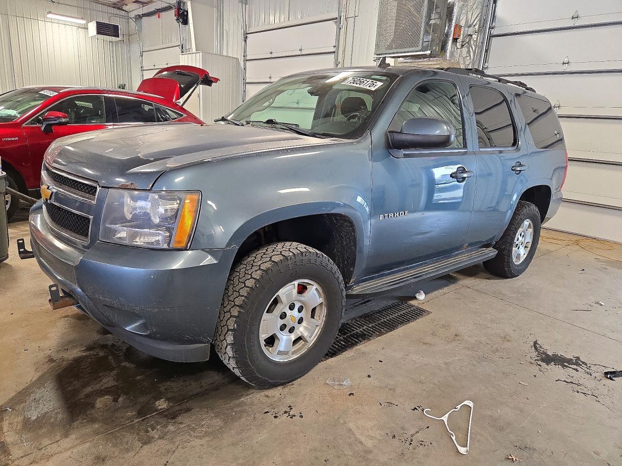 Vue de 2009 CHEVROLET TAHOE K1500 LT, angle 1