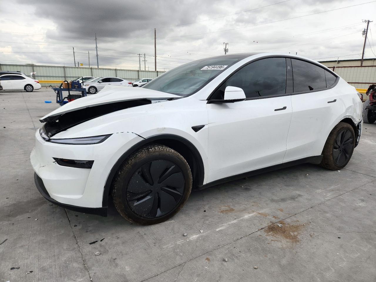 Вид 2026 TESLA MODEL Y, угол 1
