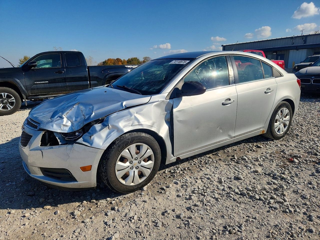 Vista de 2012 CHEVROLET CRUZE LS, ángulo 1