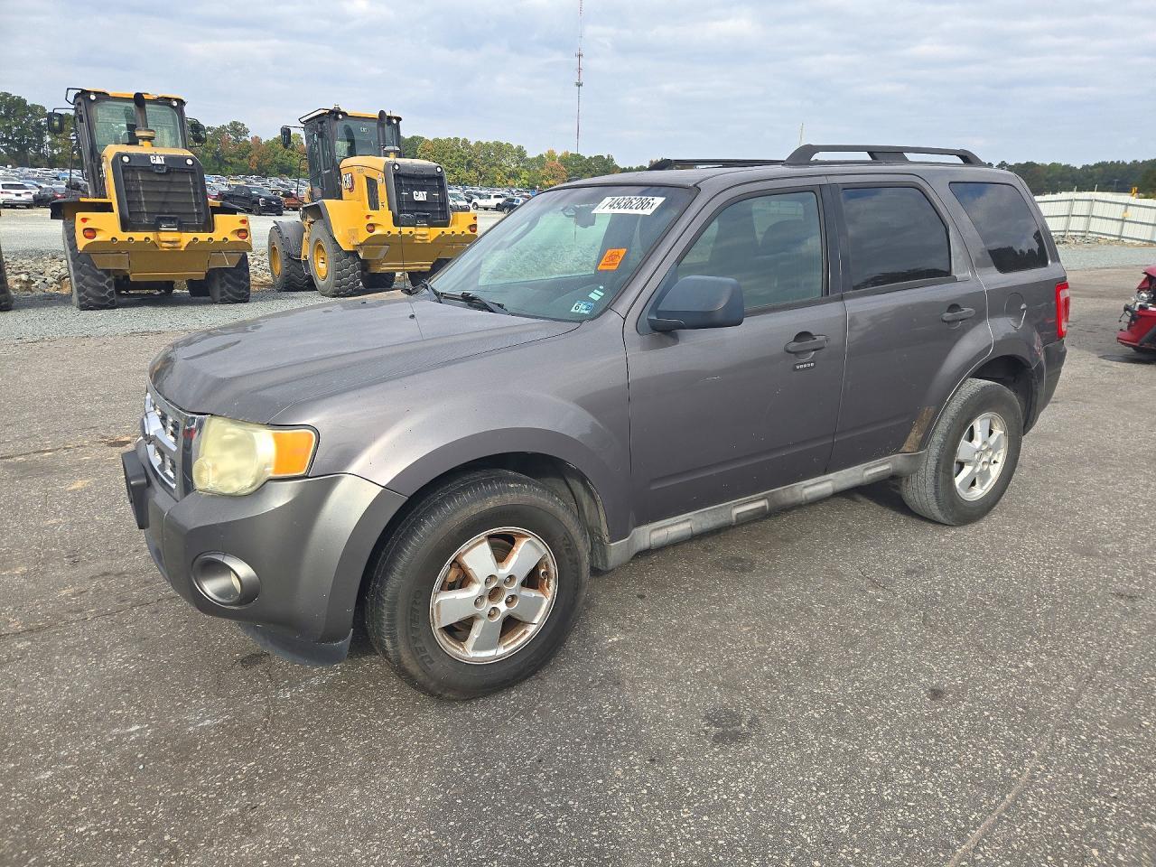 منظر 2009 FORD ESCAPE XLT، زاوية 1