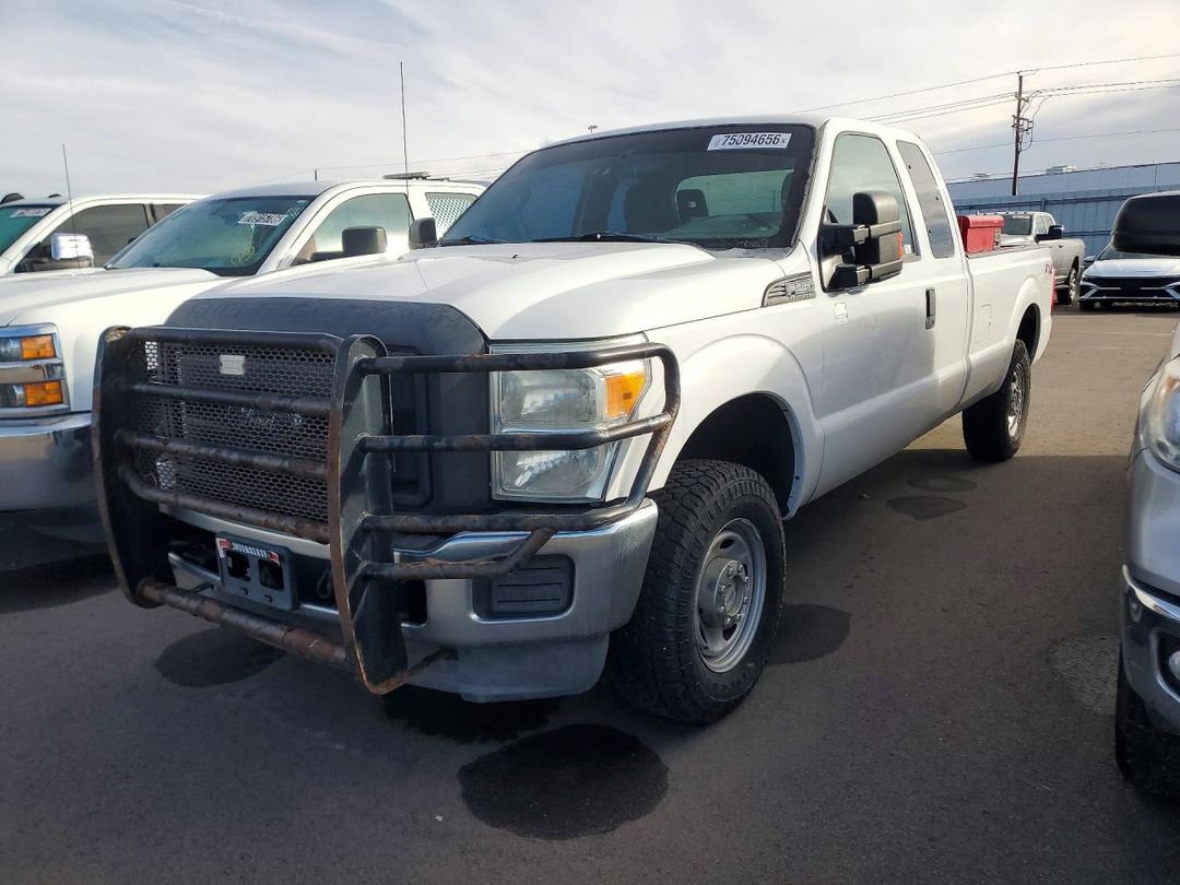 Vista de 2014 FORD F250 SUPER DUTY, ángulo 1