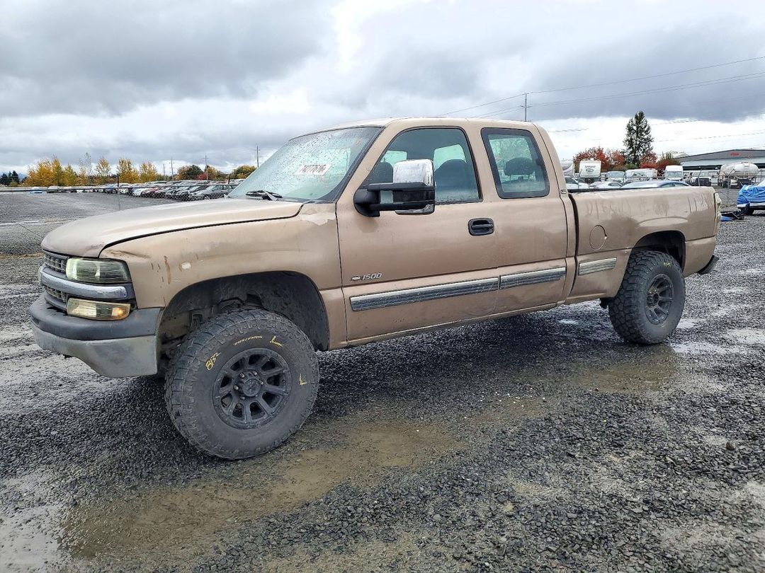 Vue de 2001 CHEVROLET SILVERADO K1500, angle 1
