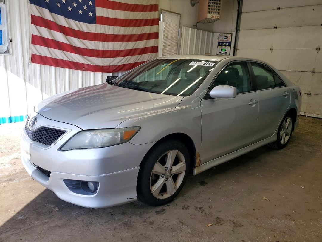 Vista de 2010 TOYOTA CAMRY SE, ángulo 1