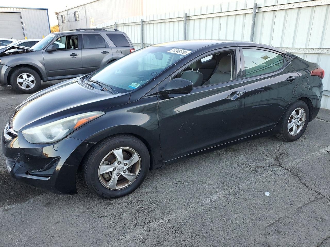 Vedere 2015 HYUNDAI ELANTRA SE, unghi 1
