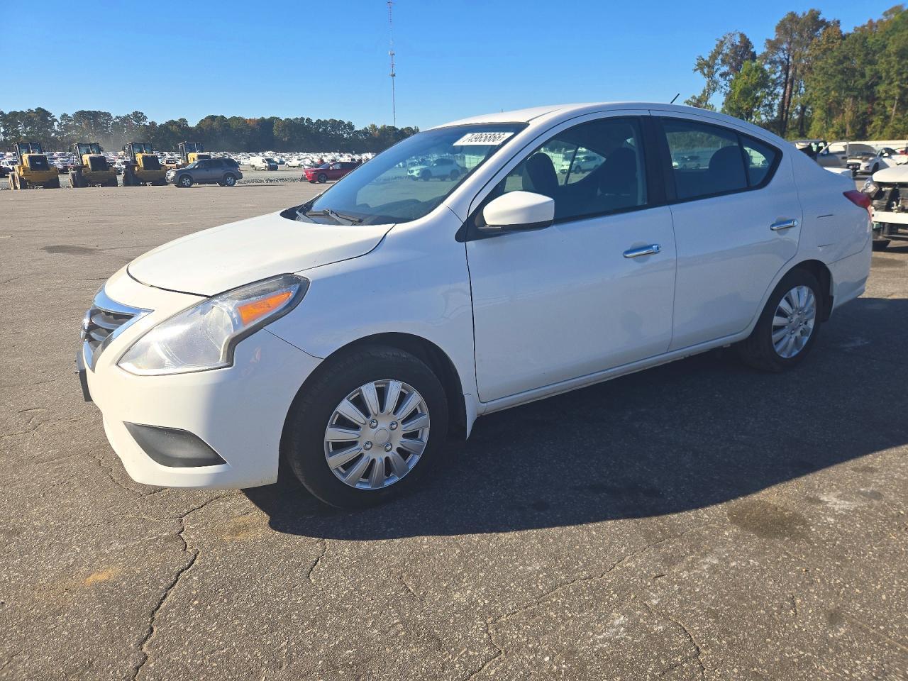 منظر 2016 NISSAN VERSA 1.6 SV، زاوية 1