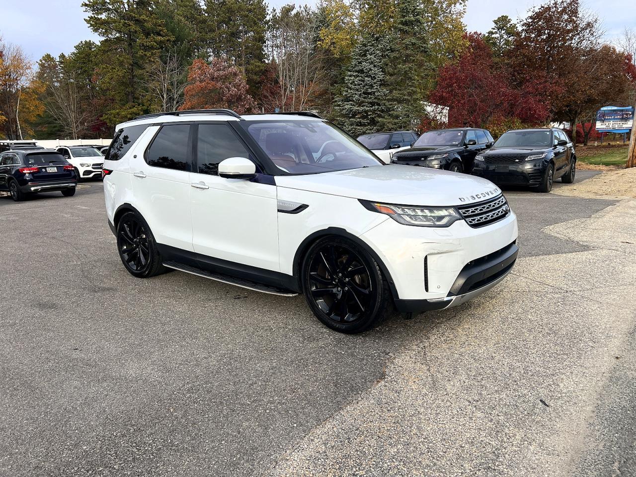 2017 LAND ROVER DISCOVERY HSE LUXURY view, angle 1