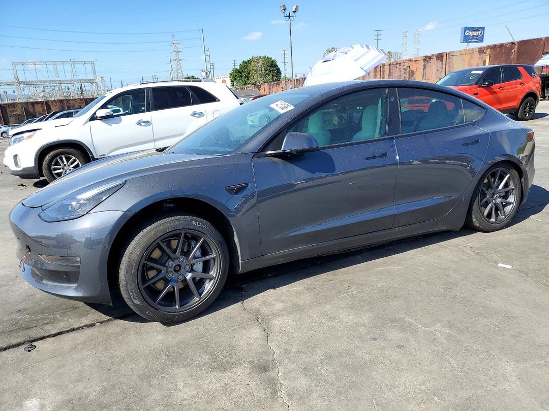 Vista de 2021 TESLA MODEL 3, ángulo 1