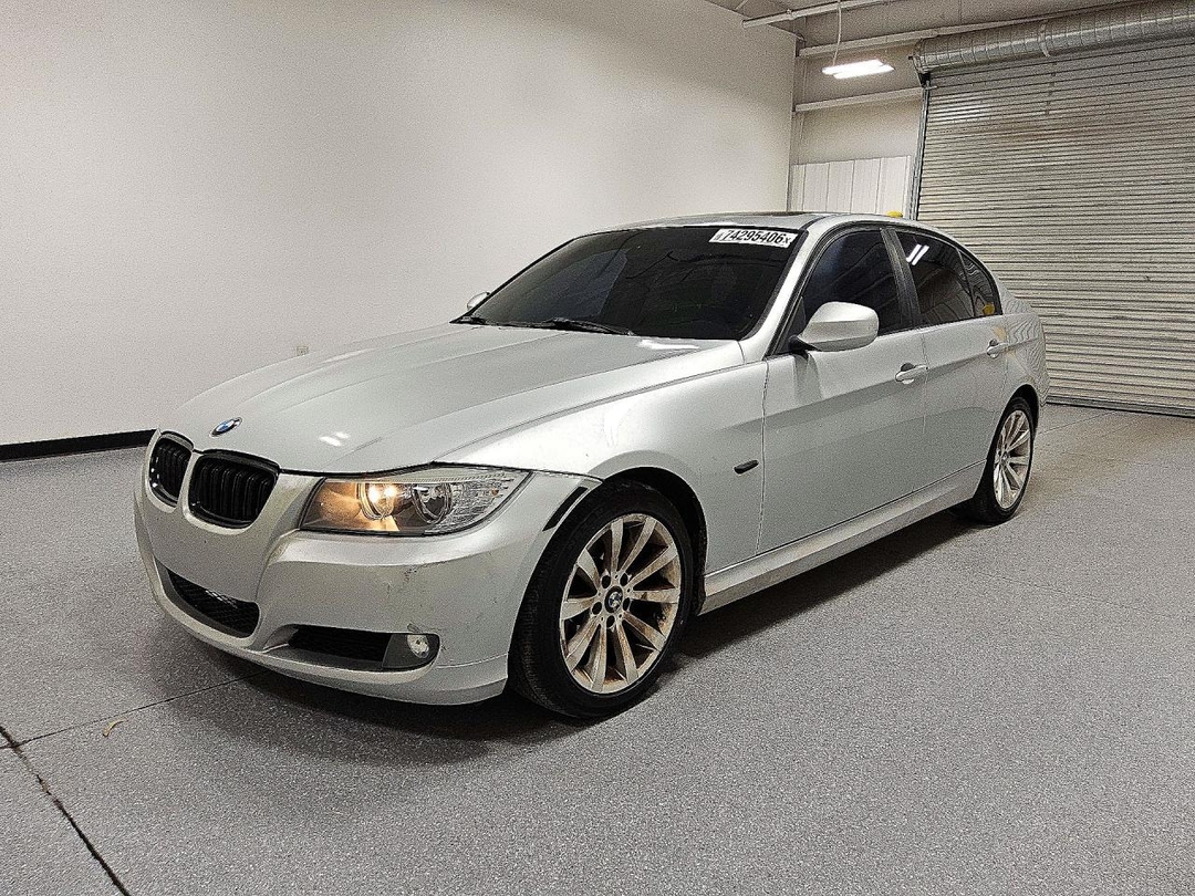 Vista de 2011 BMW 328 I SULEV, ángulo 1