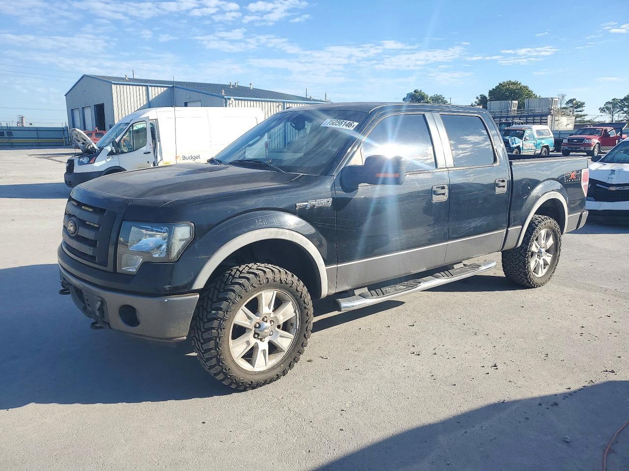 Vista de 2009 FORD F150 SUPERCREW, ángulo 1