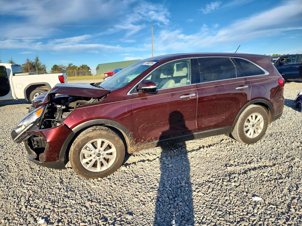 منظر 2019 KIA SORENTO LX، زاوية 1