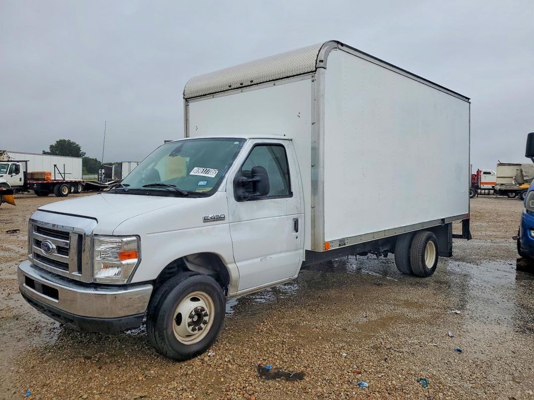 Вид 2022 FORD E-450 - BOX TRUCK, угол 1