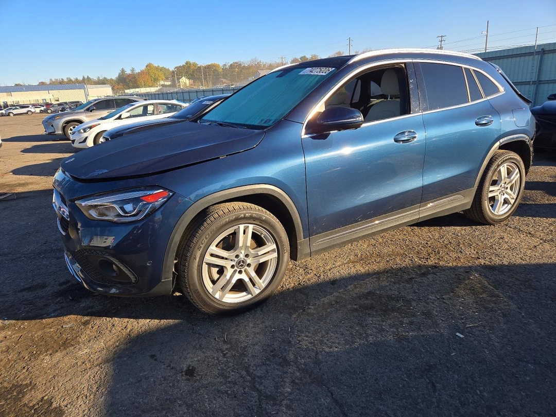 Vista de 2021 MERCEDES-BENZ GLA 250 4MATIC, ángulo 1