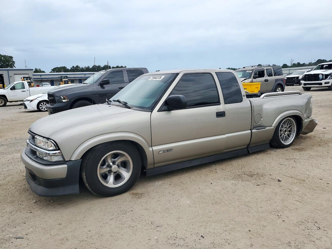Vue de 2001 CHEVROLET S TRUCK S10, angle 1