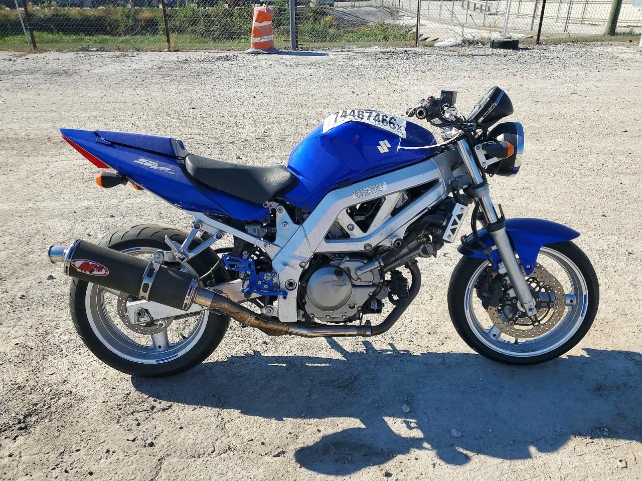 Vue de 2004 SUZUKI SV650, angle 1