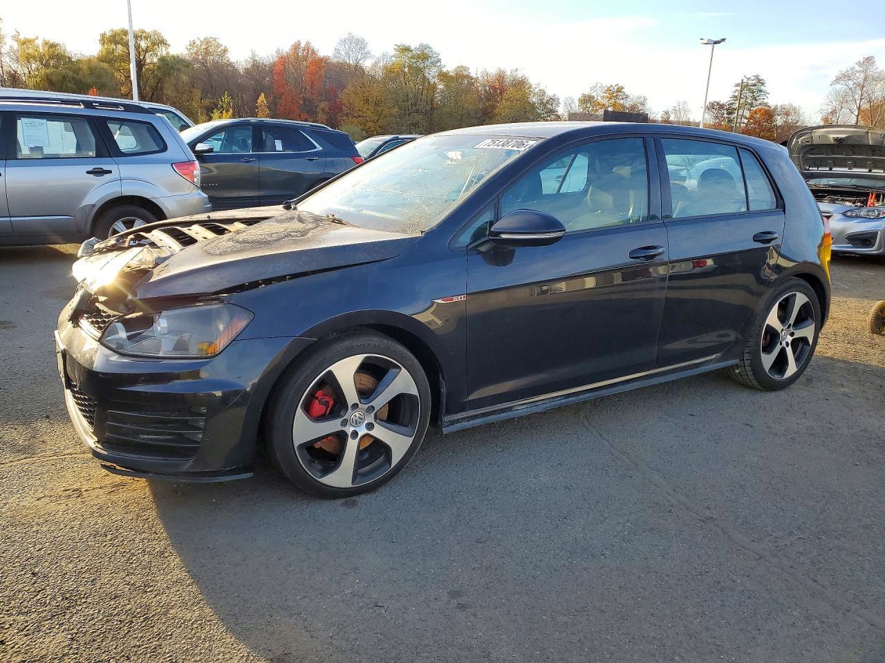 Vista de 2016 VOLKSWAGEN GOLF GTI, ángulo 1