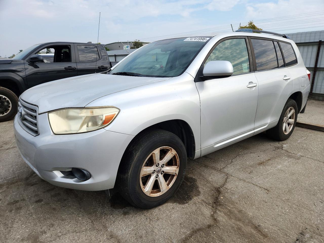 Vue de 2008 TOYOTA HIGHLANDER BASE, angle 1