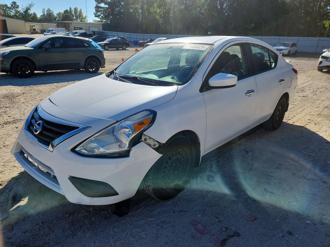 Vista de 2016 NISSAN VERSA 1.6 SV, ángulo 1
