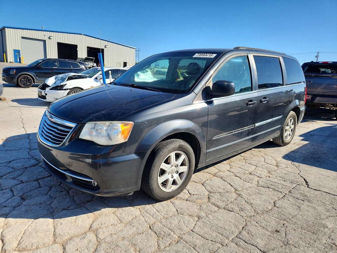 منظر 2012 CHRYSLER TOWN & COUNTRY TOURING، زاوية 1