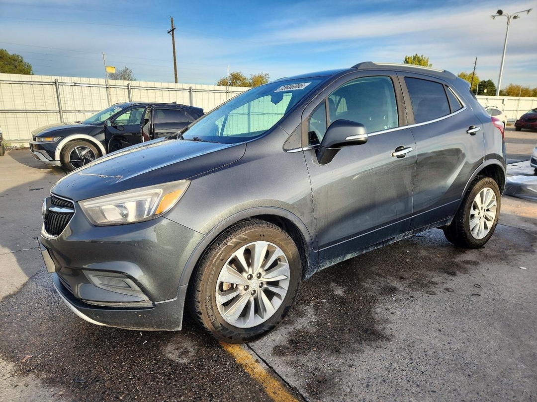 Вид 2017 BUICK ENCORE PREFERRED, угол 1