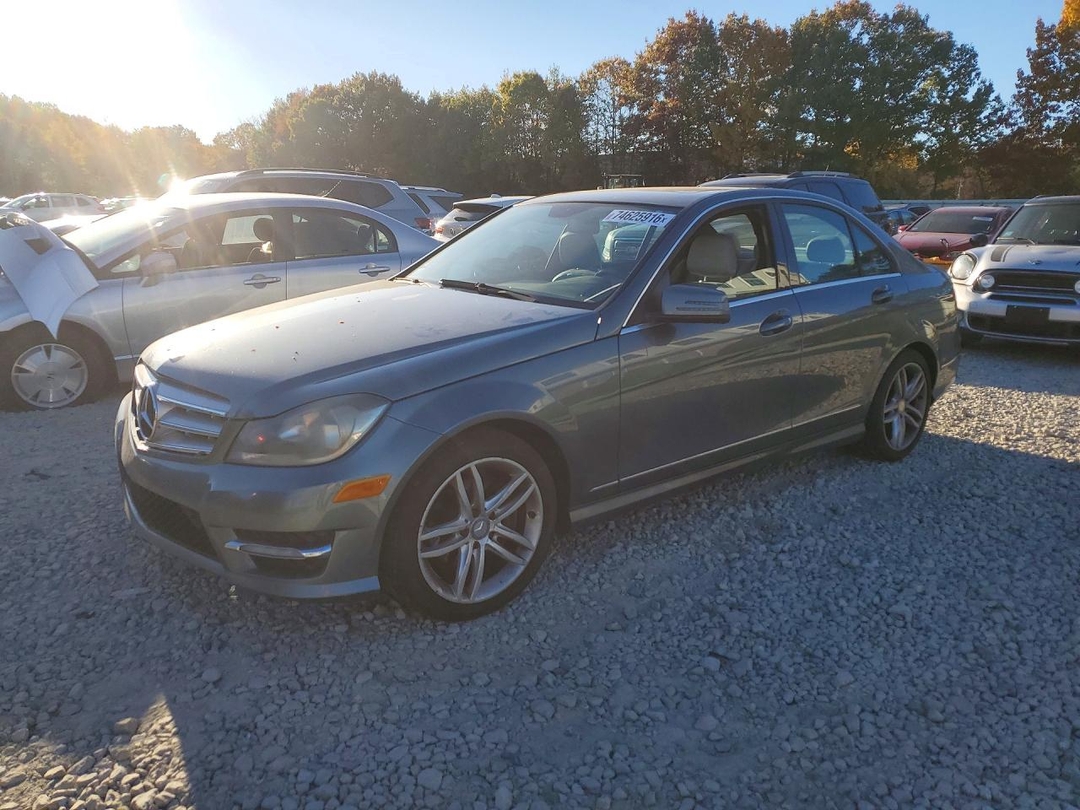 Vue de 2012 MERCEDES-BENZ C 300 4MATIC, angle 1