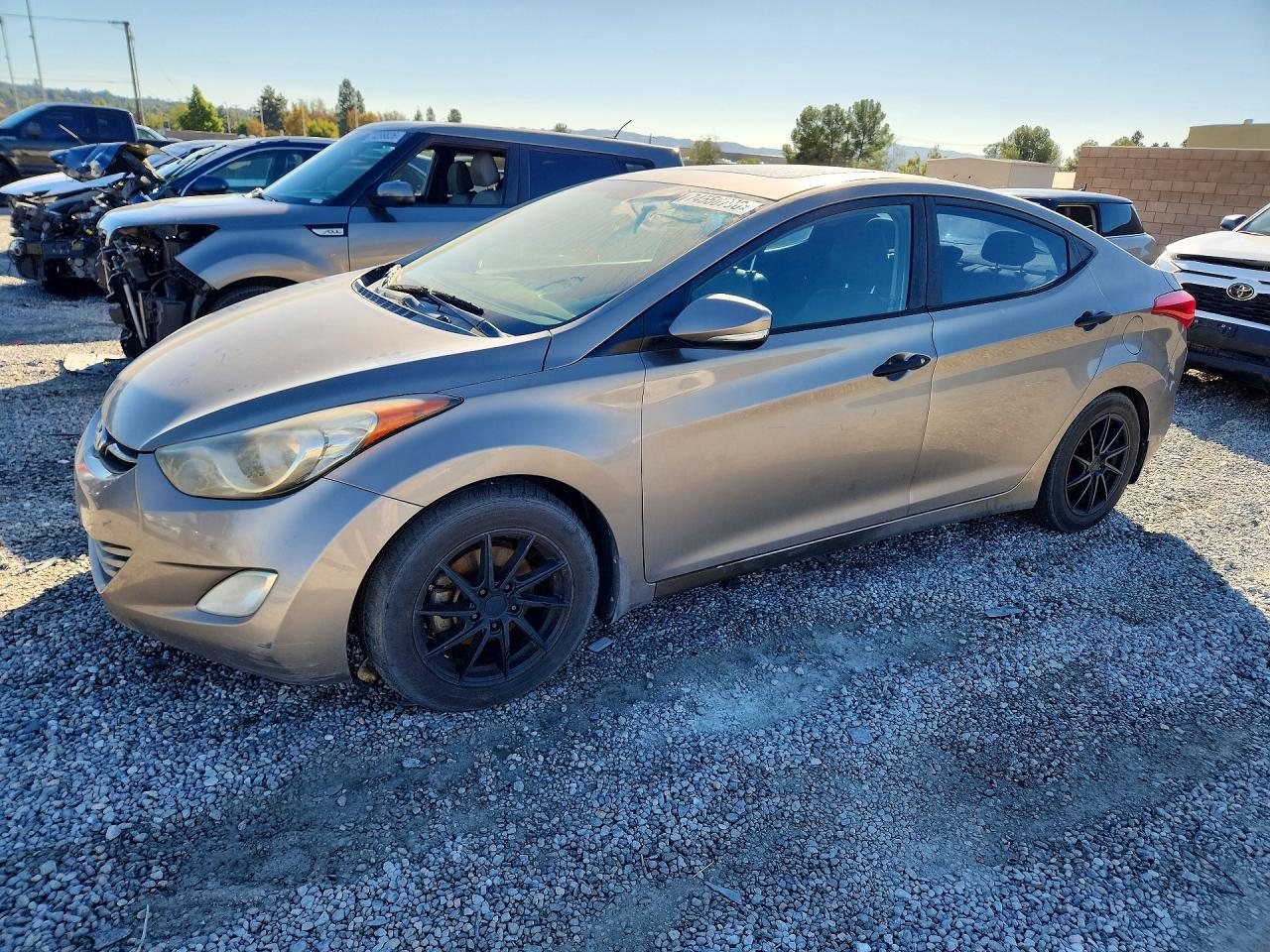 Vue de 2013 HYUNDAI ELANTRA LIMITED, angle 1