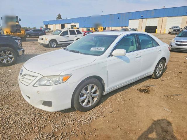 2011 TOYOTA CAMRY LE