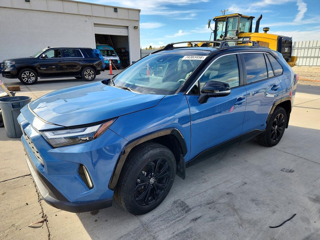 Vista de 2024 TOYOTA RAV4 XSE, ángulo 1