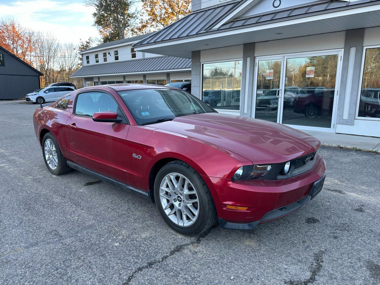 Vista de 2012 FORD MUSTANG GT, ángulo 1