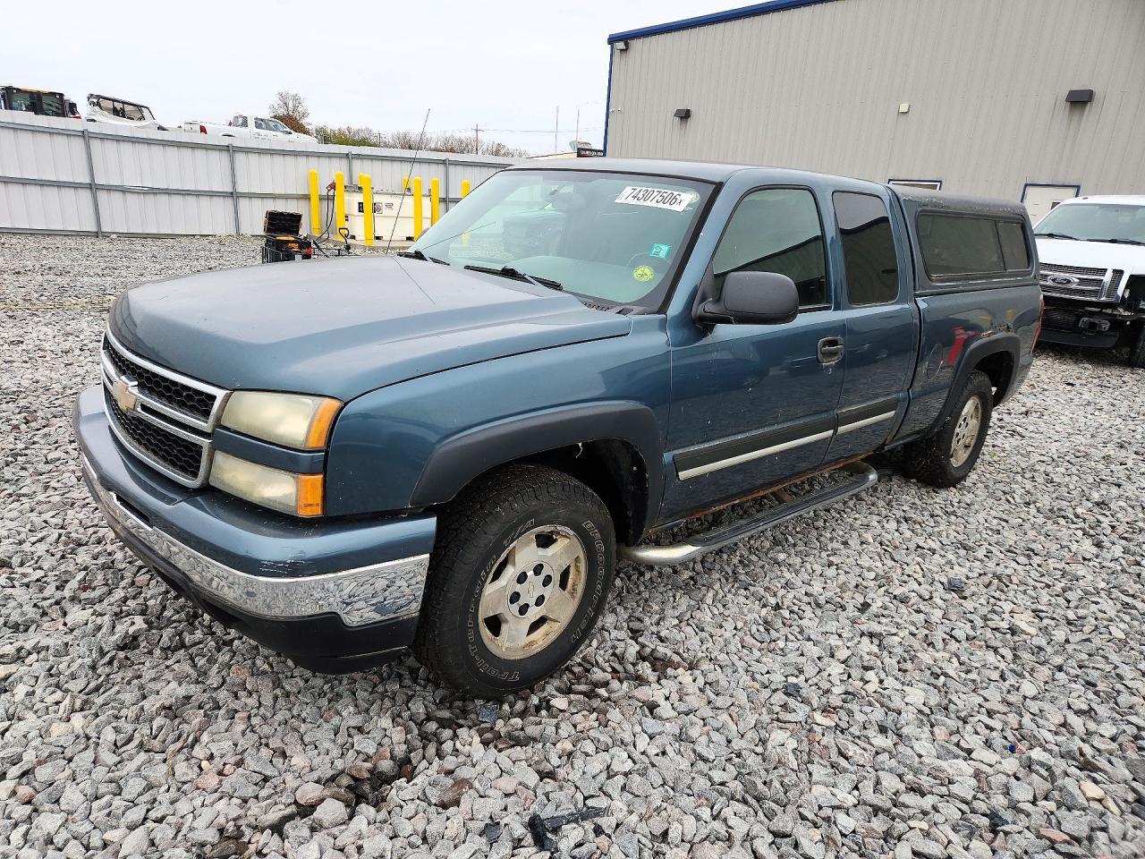 Vue de 2006 CHEVROLET SILVERADO K1500, angle 1