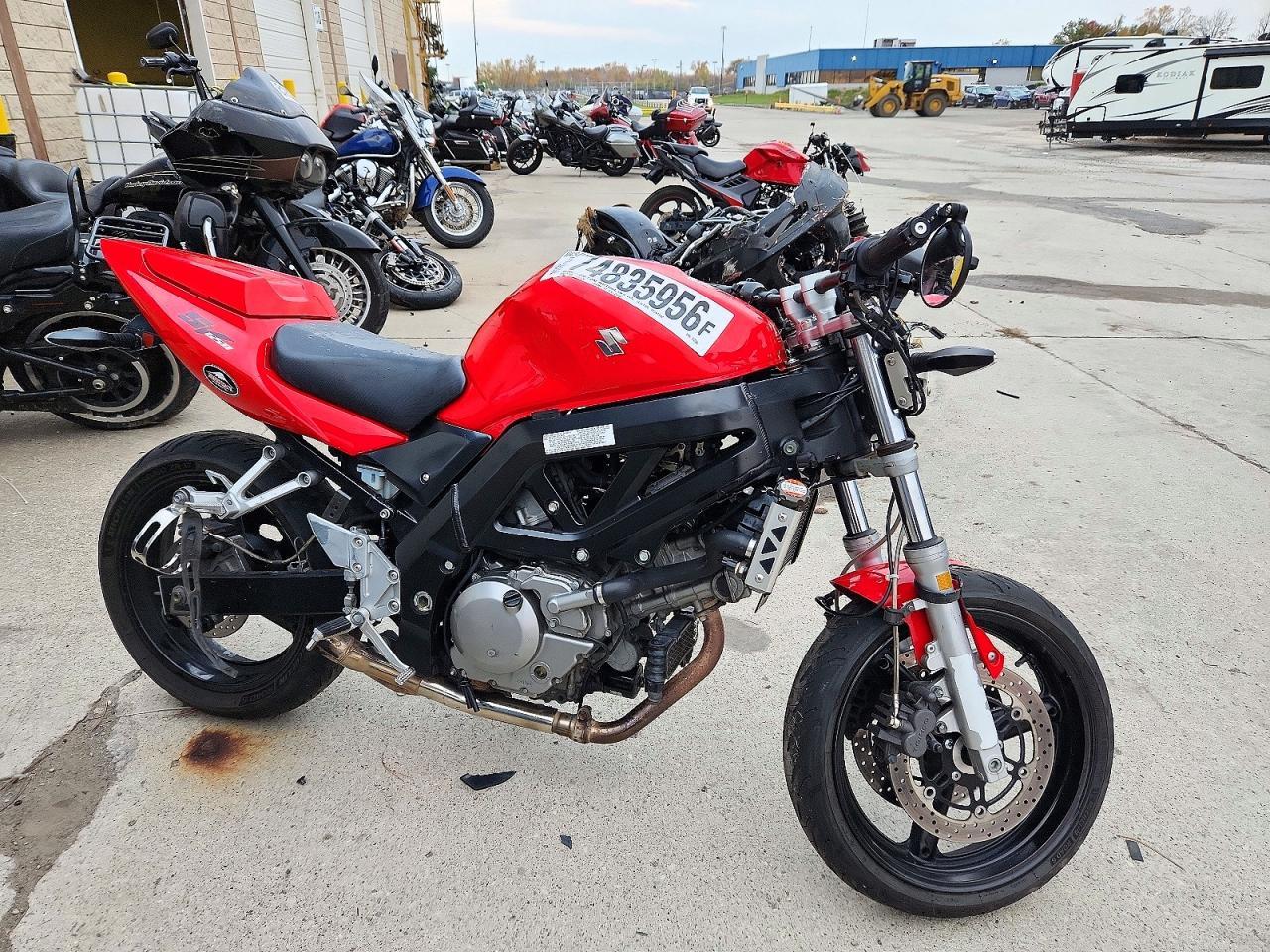 منظر 2006 SUZUKI SV650، زاوية 1