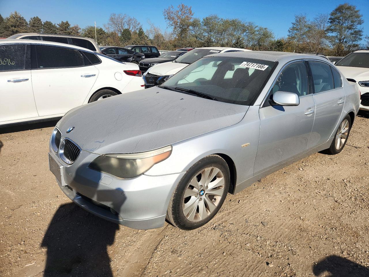 Вид 2005 BMW 545 I, угол 1