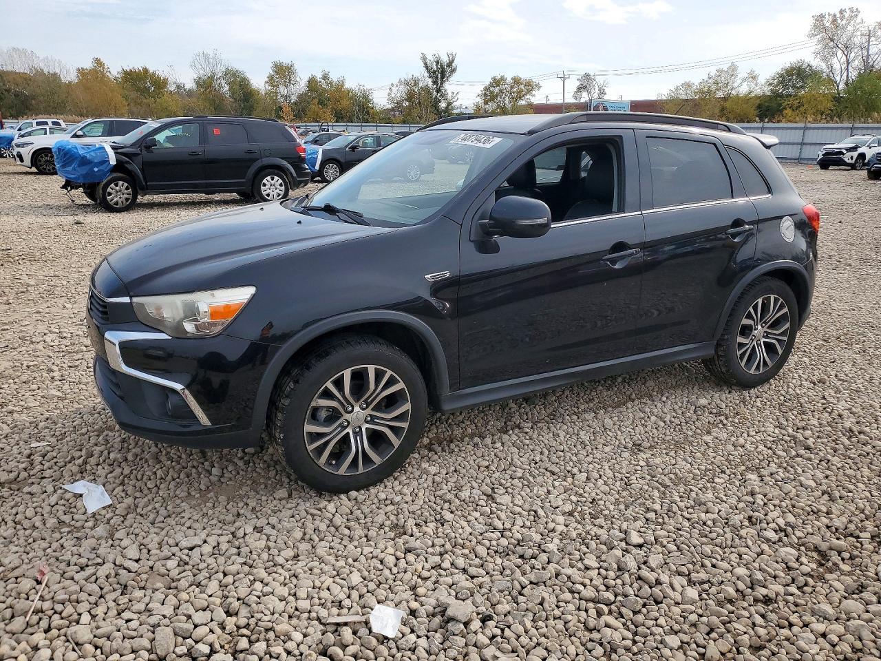 Вид 2016 MITSUBISHI OUTLANDER SPORT SEL, угол 1