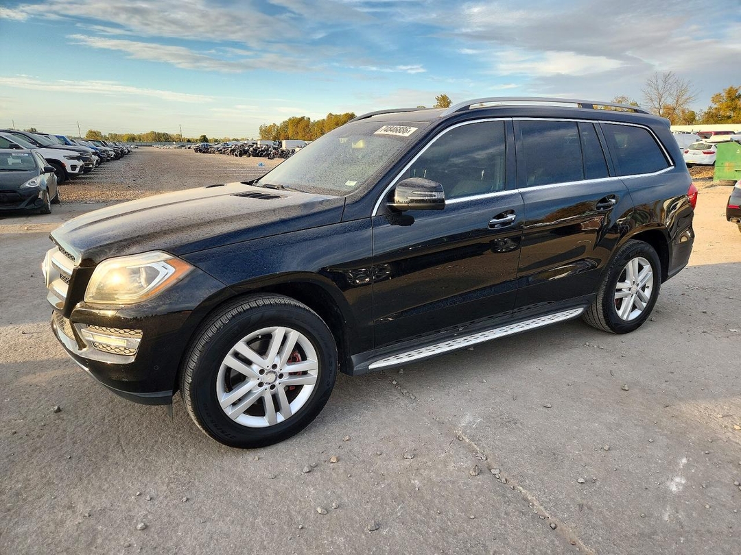 Vue de 2014 MERCEDES-BENZ GL 450 4MATIC, angle 1