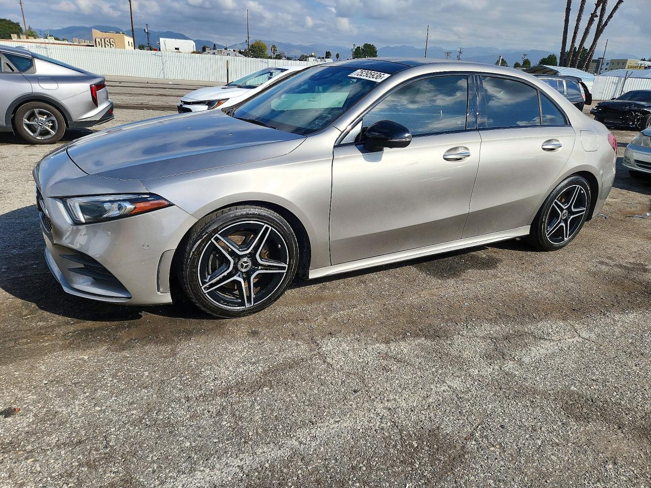 منظر 2019 MERCEDES-BENZ A 220، زاوية 1