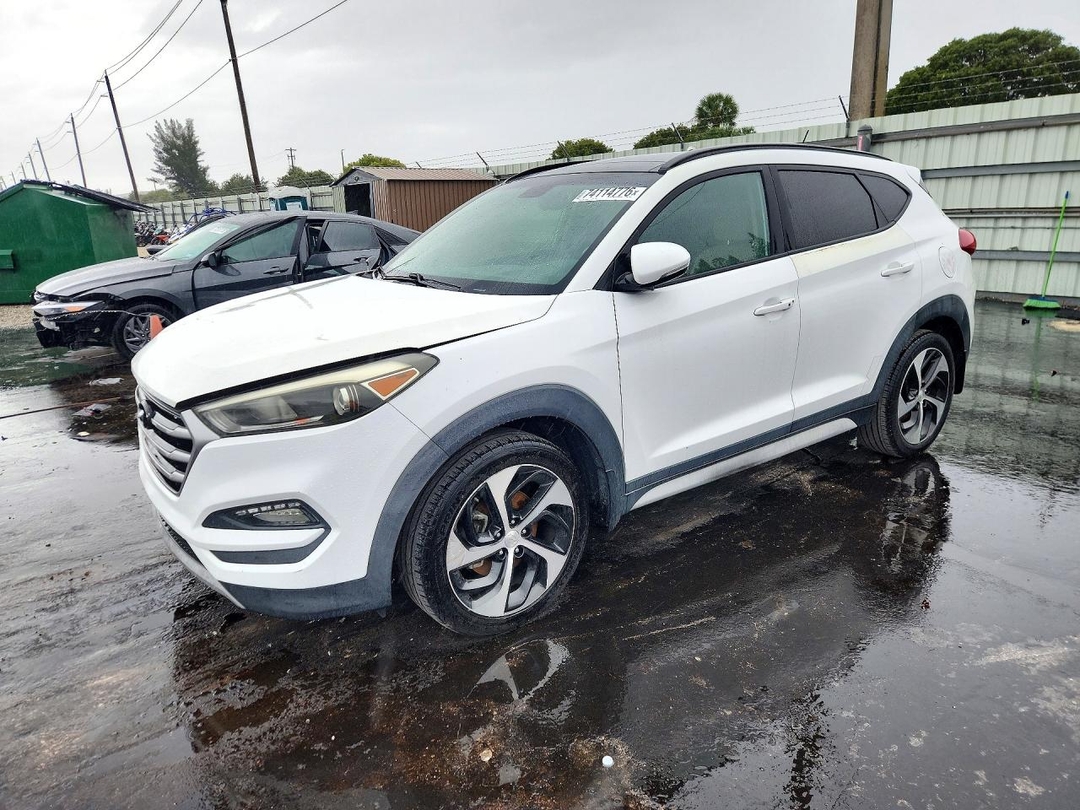 منظر 2017 HYUNDAI TUCSON VALUE، زاوية 1