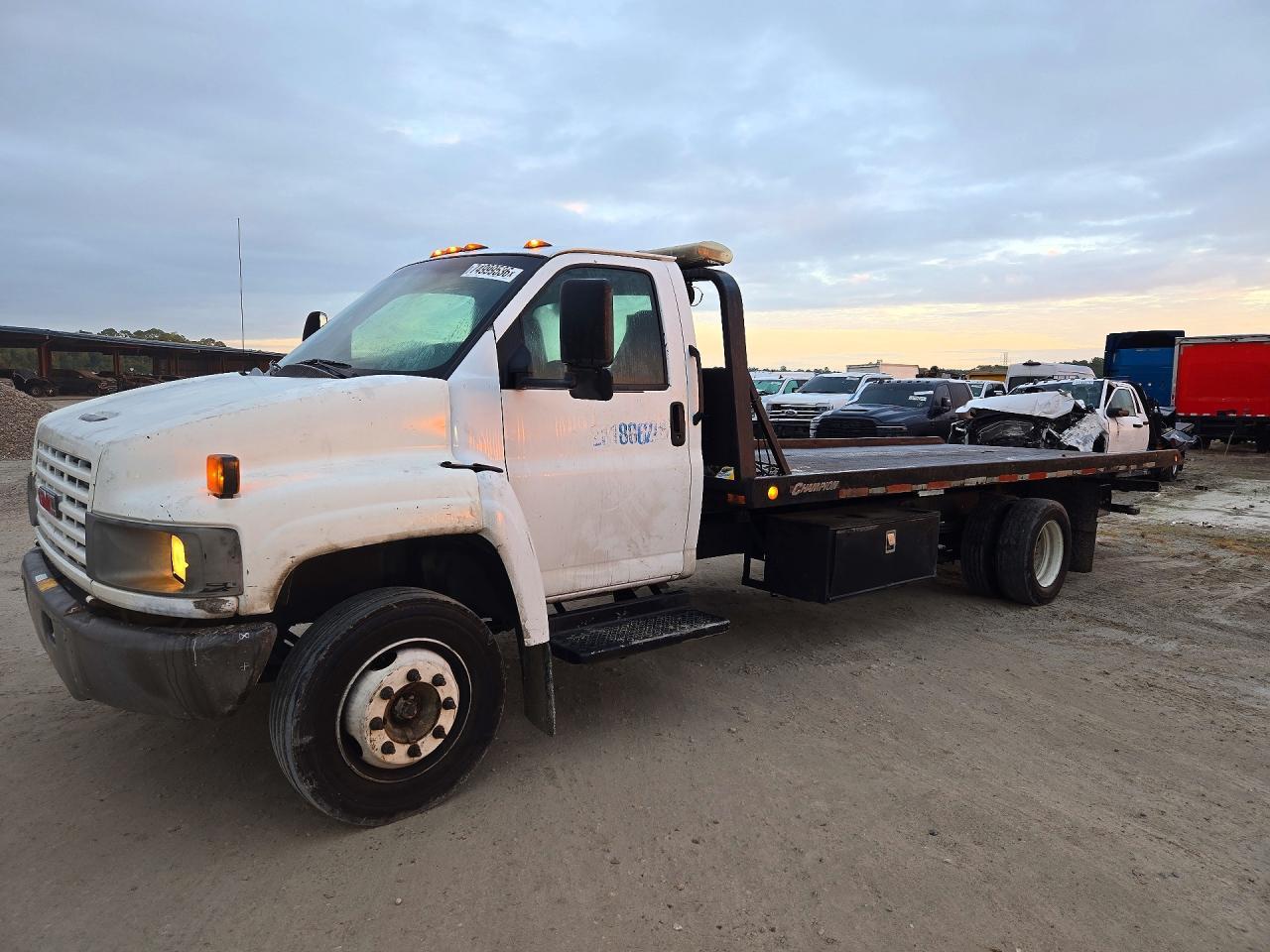 Vista de 2006 GMC C5500 C5C042, ángulo 1