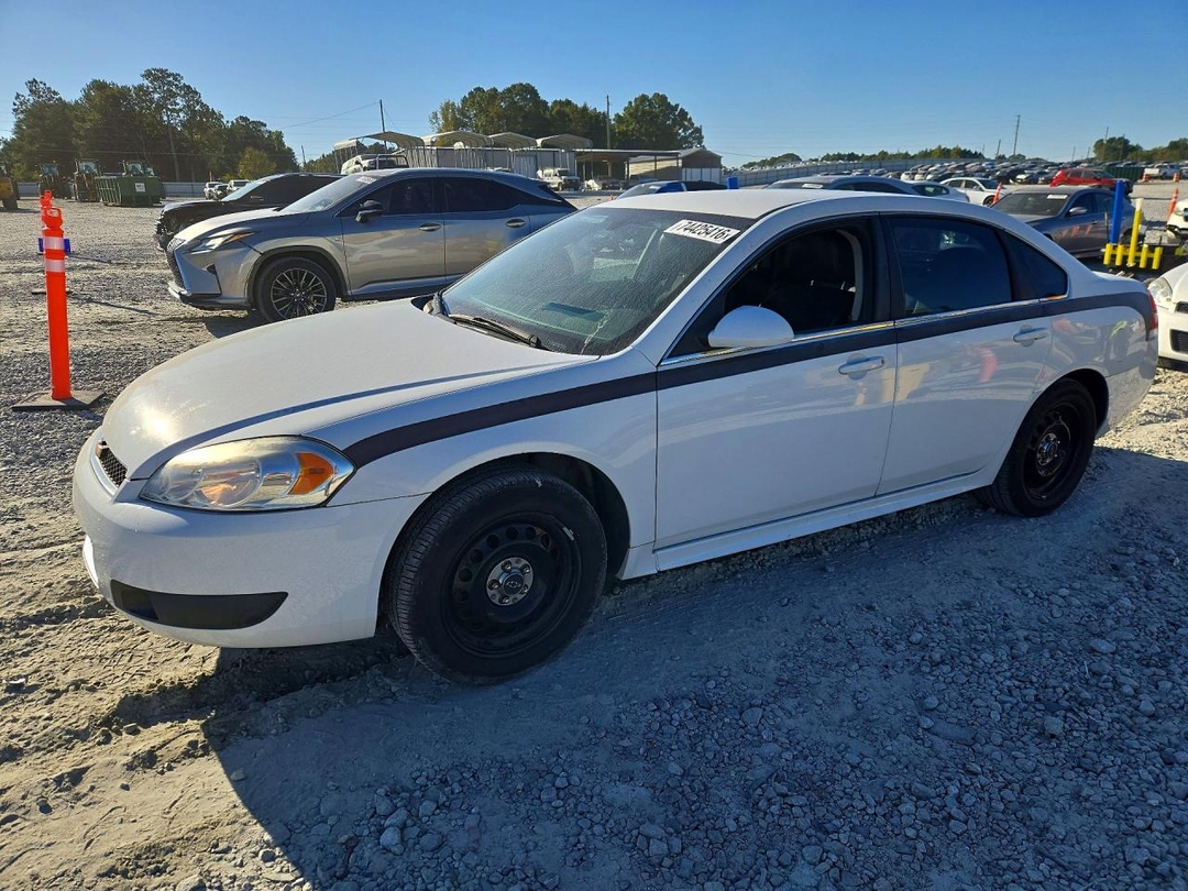 Vue de 2016 CHEVROLET IMPALA LIMITED POLICE, angle 1