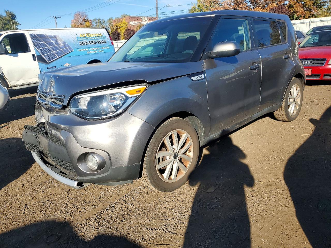 Vedere 2018 KIA SOUL +, unghi 1