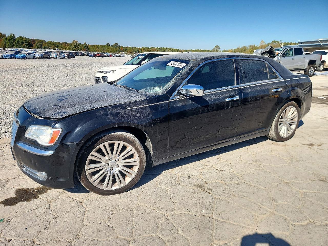 Vista de 2011 CHRYSLER 300, ángulo 1