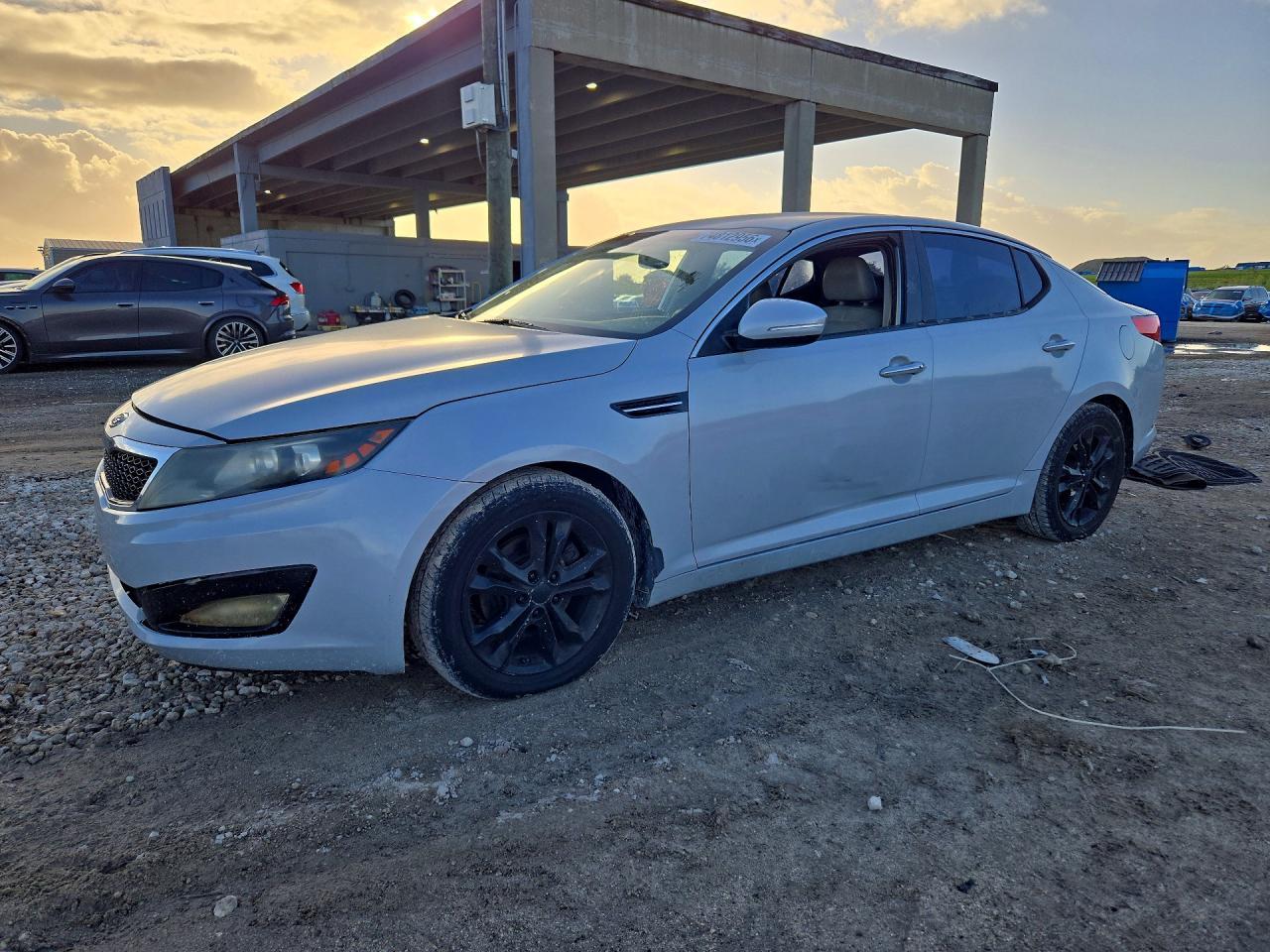 Вид 2011 KIA OPTIMA EX, угол 1
