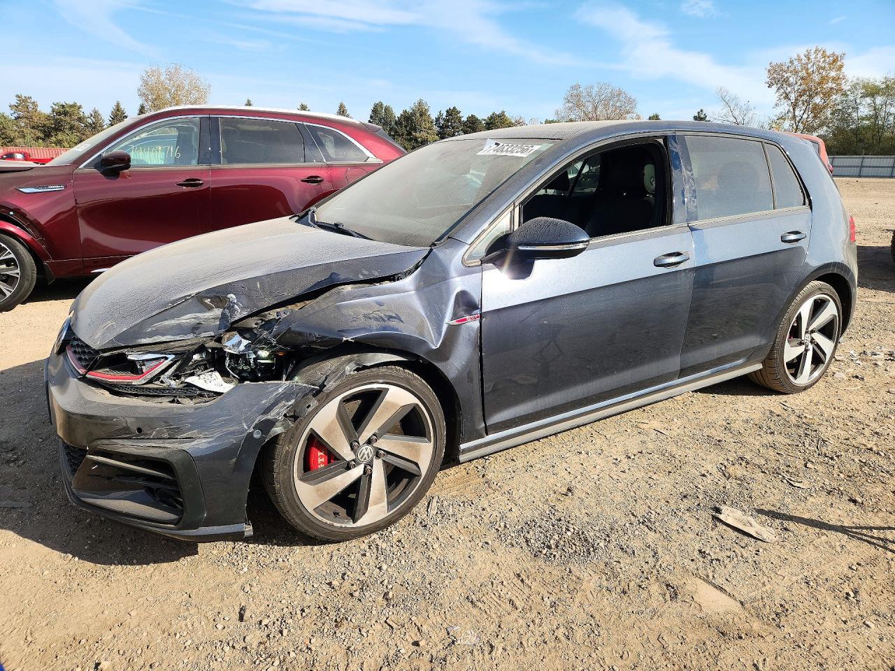 Вид 2019 VOLKSWAGEN GTI S, угол 1