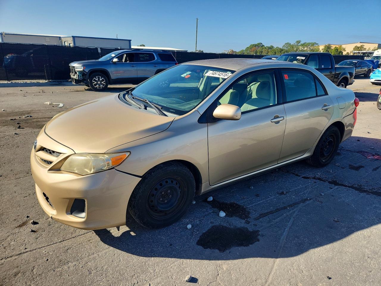 Vista de 2011 TOYOTA COROLLA LE, ángulo 1