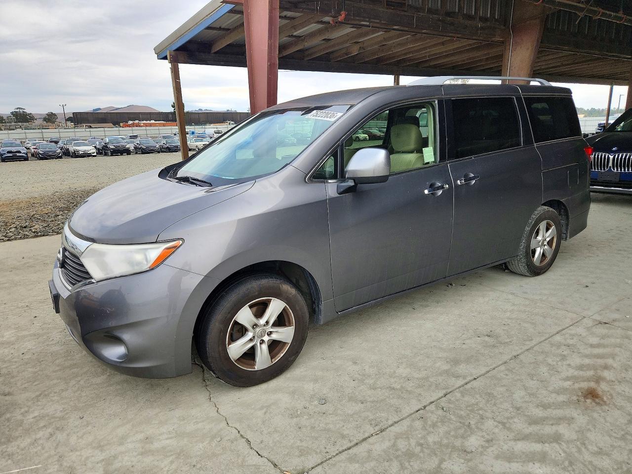 منظر 2016 NISSAN QUEST 3.5 SV، زاوية 1
