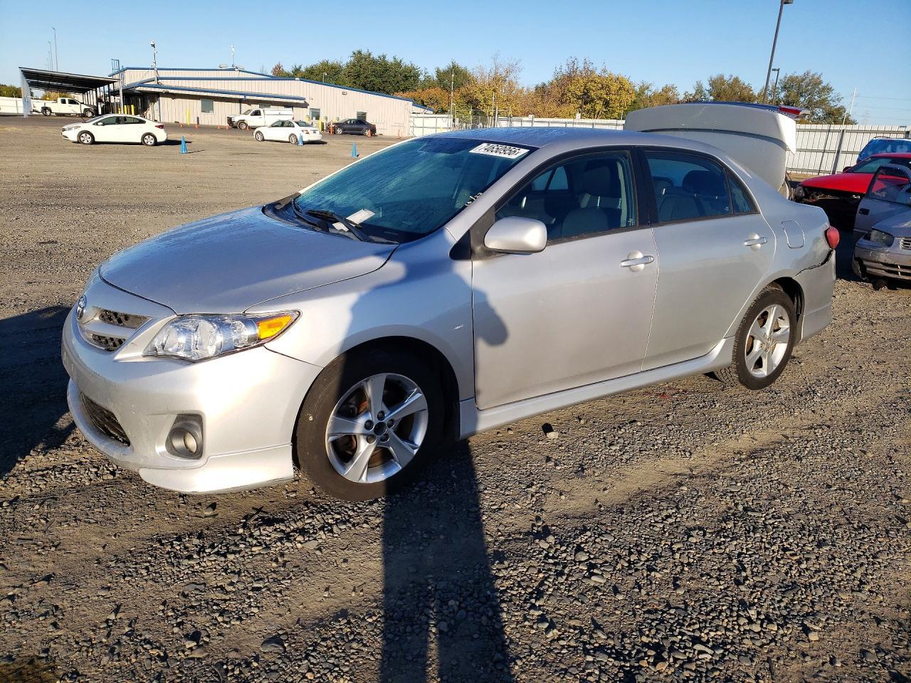 Vista de 2012 TOYOTA COROLLA S, ángulo 1