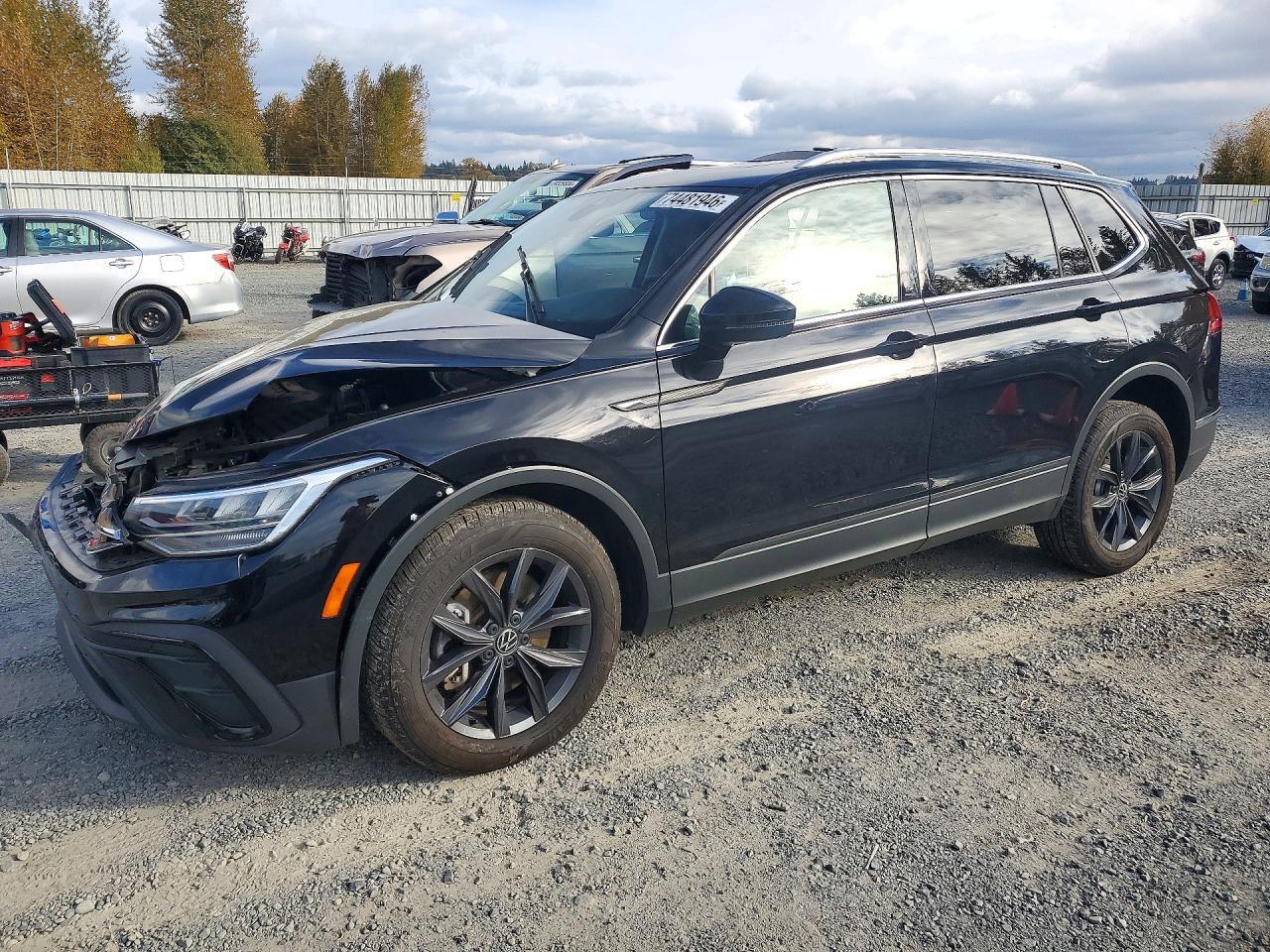 Vista de 2022 VOLKSWAGEN TIGUAN SE, ángulo 1