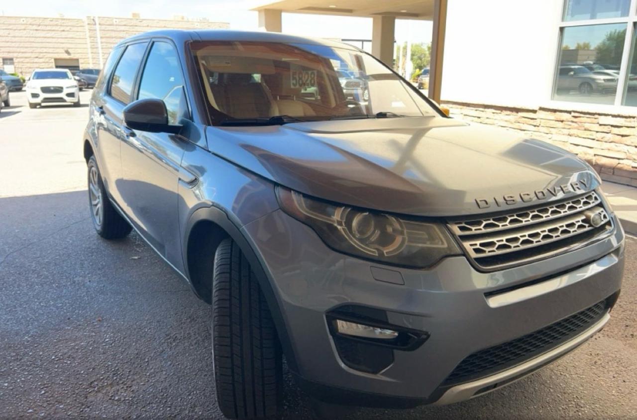 Vue de 2018 LAND ROVER DISCOVERY SPORT HSE, angle 1