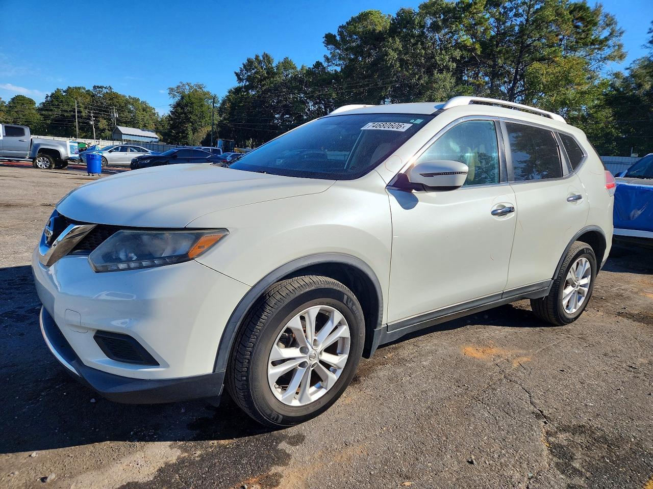 Вид 2016 NISSAN ROGUE SV, угол 1