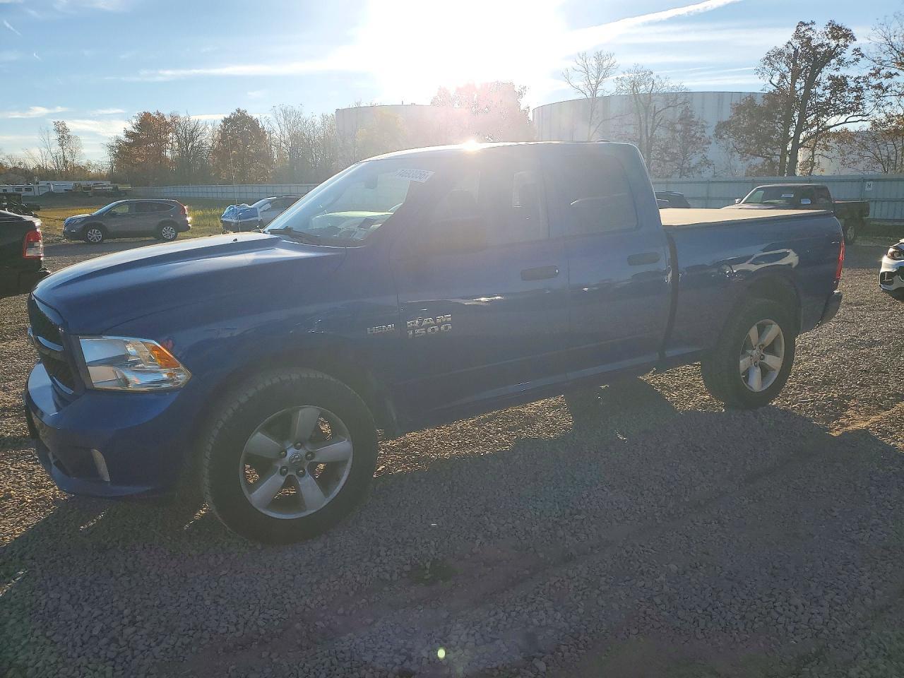 Vue de 2016 RAM 1500 ST, angle 1