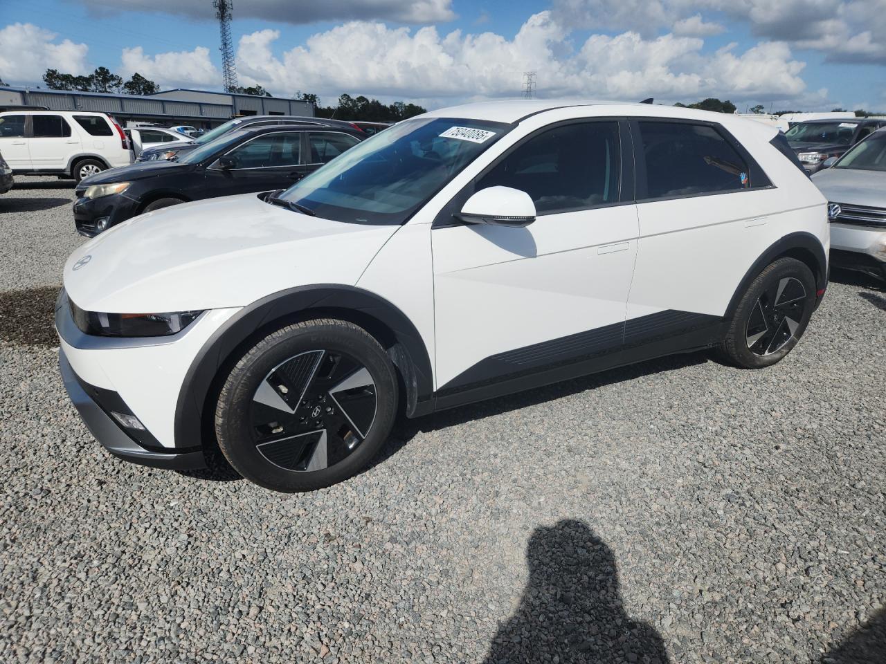 Вид 2025 HYUNDAI IONIQ 5 SE, угол 1