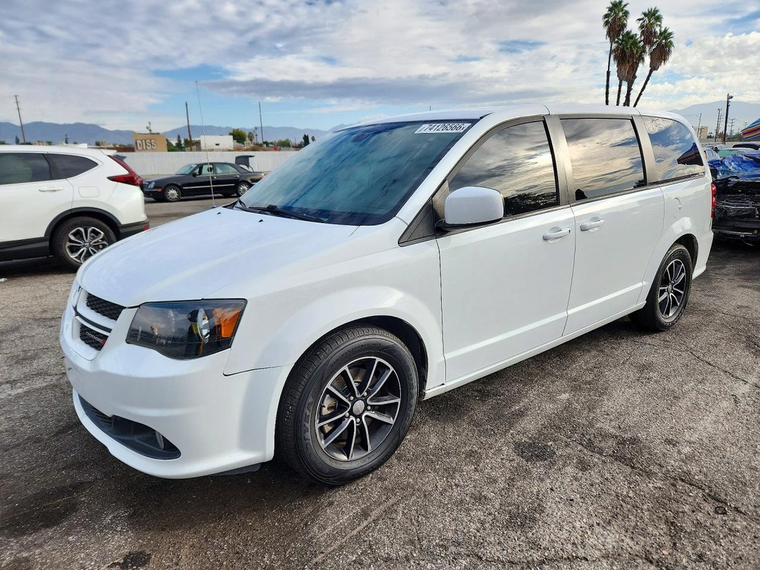 منظر 2019 DODGE GRAND CARAVAN GT، زاوية 1